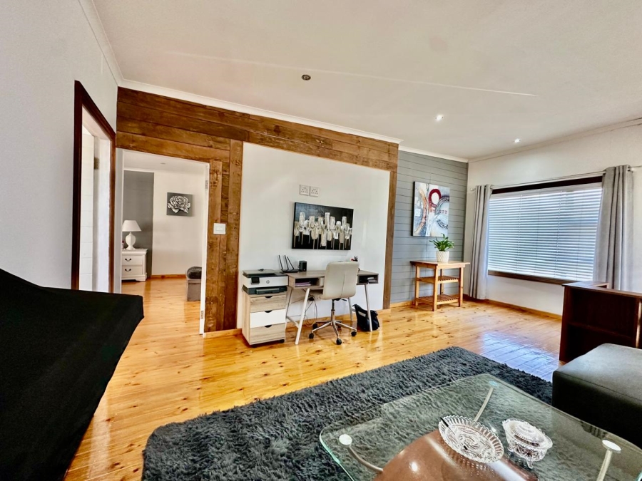 5 Bedroom Property for Sale in Rouxville Western Cape